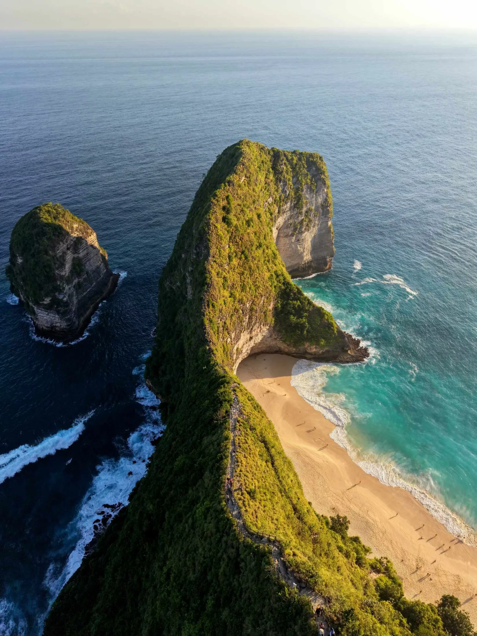Nusa Penida : raies manta, falaises et plages iconiques